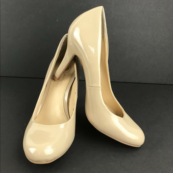 Mootsie Tootsies Moideal Tan/Beige Patent Pumps - Picture 2 of 7